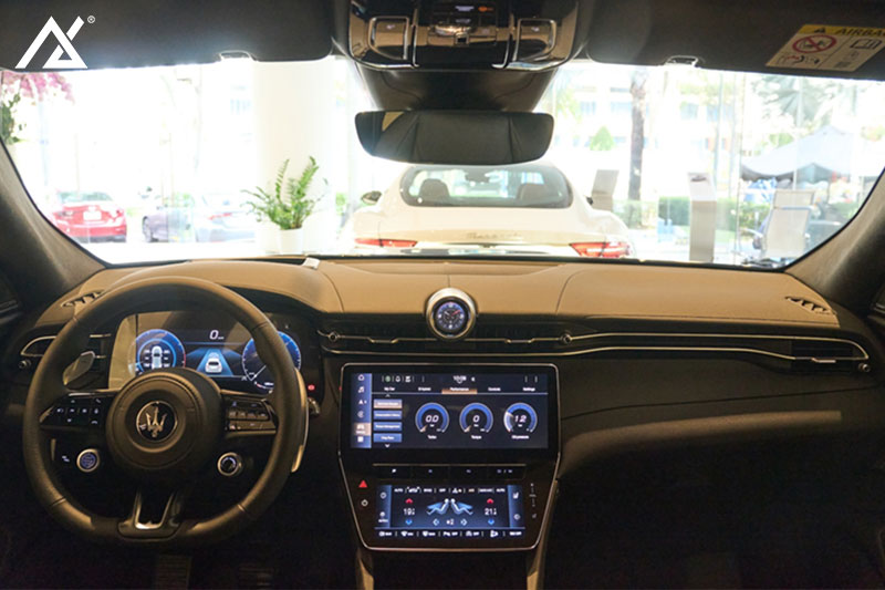 nội thất xe maserati